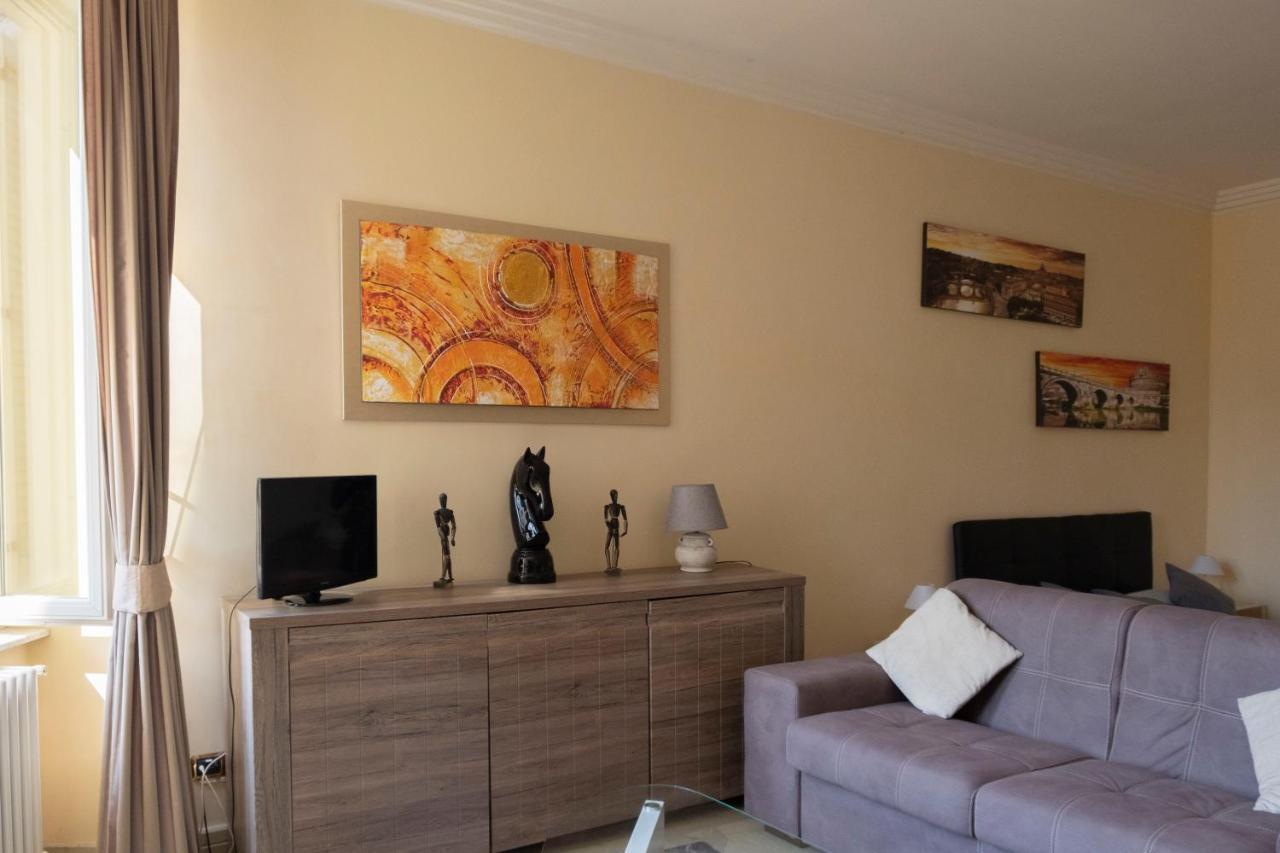 Tritone Apartment Рим Екстер'єр фото